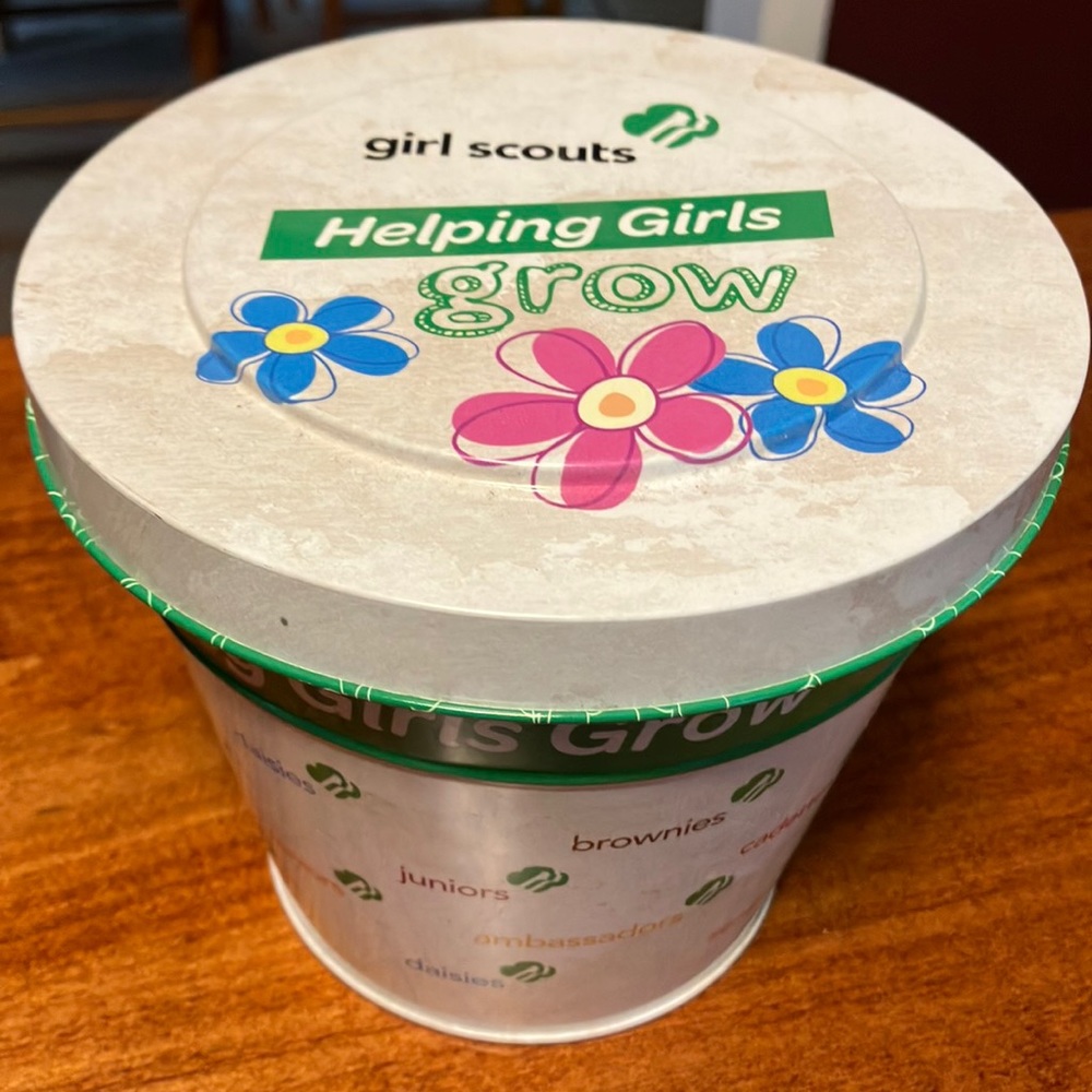 Girl Scout Tin - Helping Girl Grow